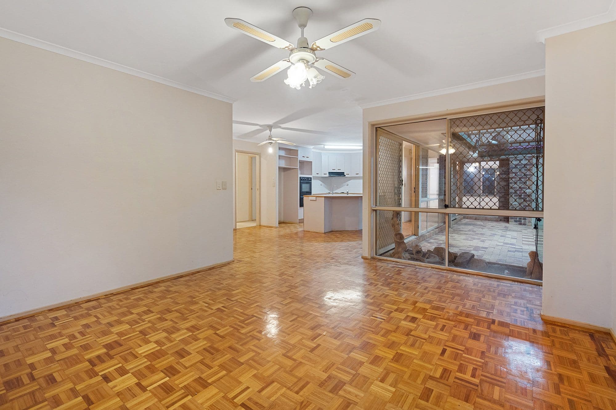 19 Gungurru Crescent, Kuraby QLD 4112, Kuraby - Thumbnail 6
