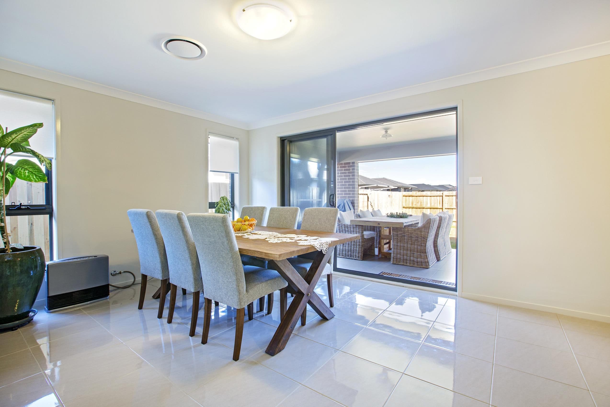 78 Southern Cross Avenue, Middleton Grange - Thumbnail 4