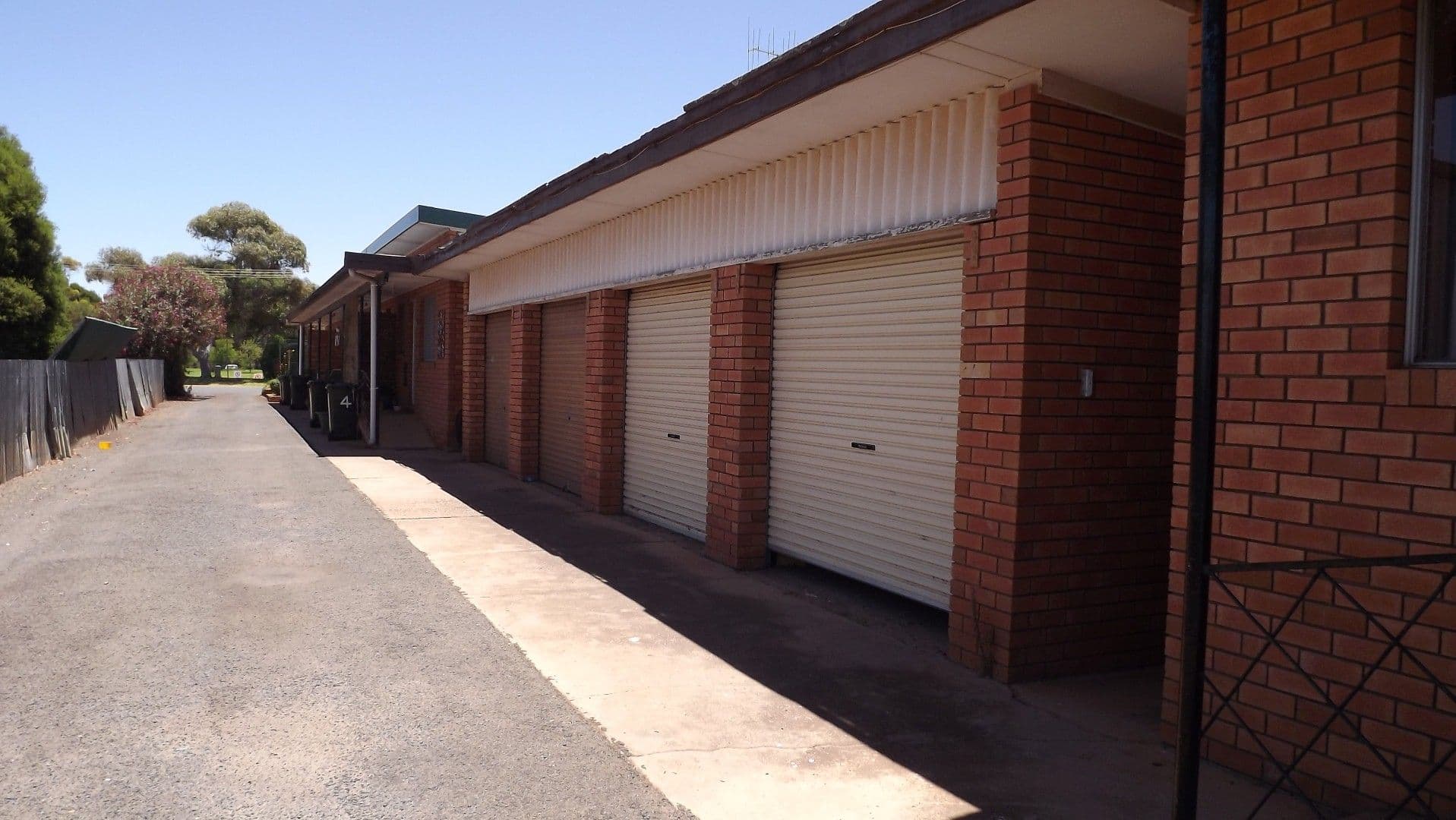 9 Harding Avenue, CONDOBOLIN NSW 2877, Condobolin - Thumbnail 2