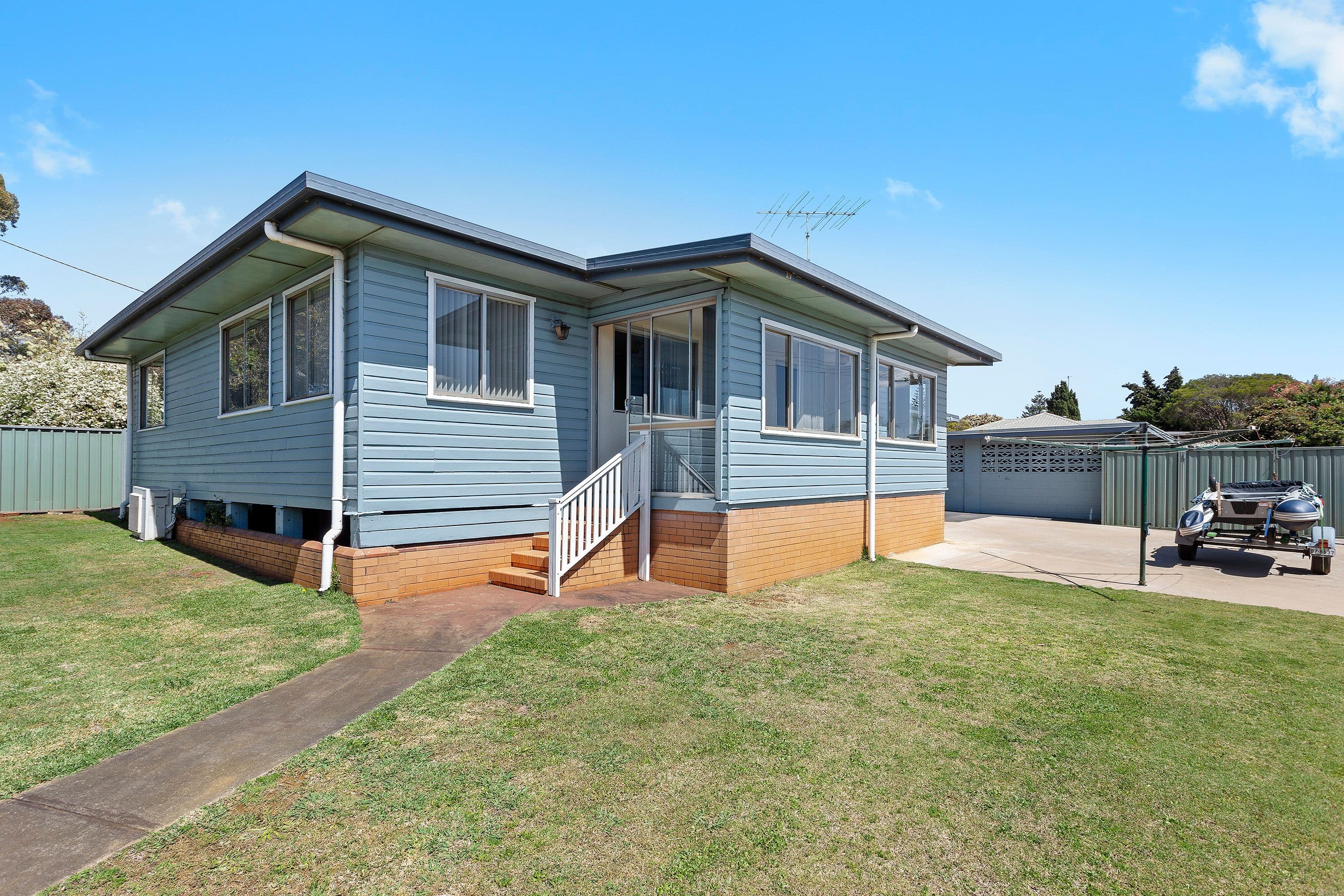 397 Tor Street, Newtown QLD 4350, Newtown - Thumbnail 2