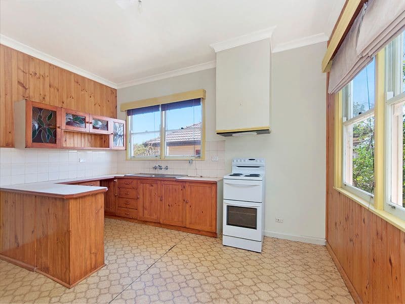 81 Hopetoun Road, Warrnambool VIC 3280, Warrnambool - Thumbnail 2