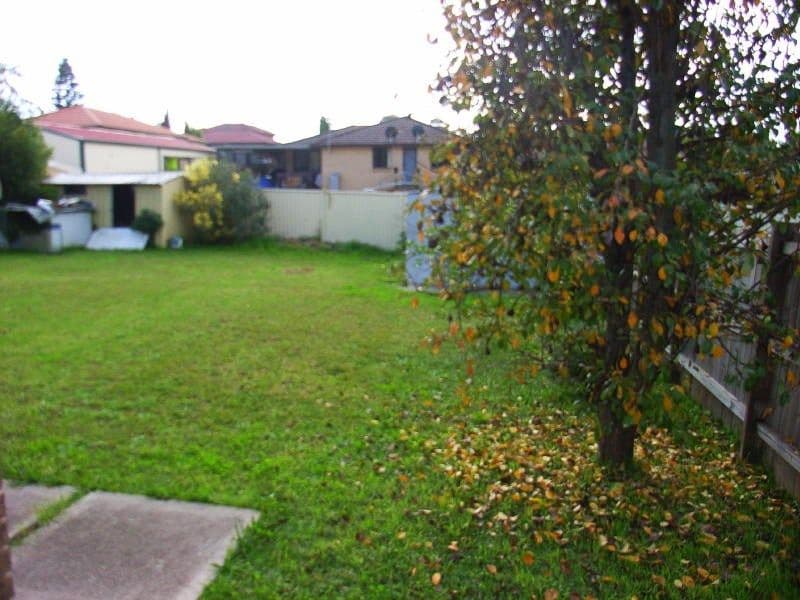 5  Burramy Close, BOSSLEY PARK NSW 2176, Bossley Park - Thumbnail 5