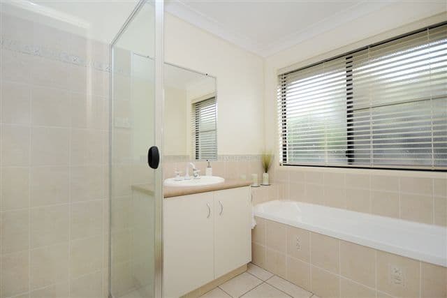 19 Holt Street, MIDDLE RIDGE QLD 4350, Middle Ridge - Thumbnail 8