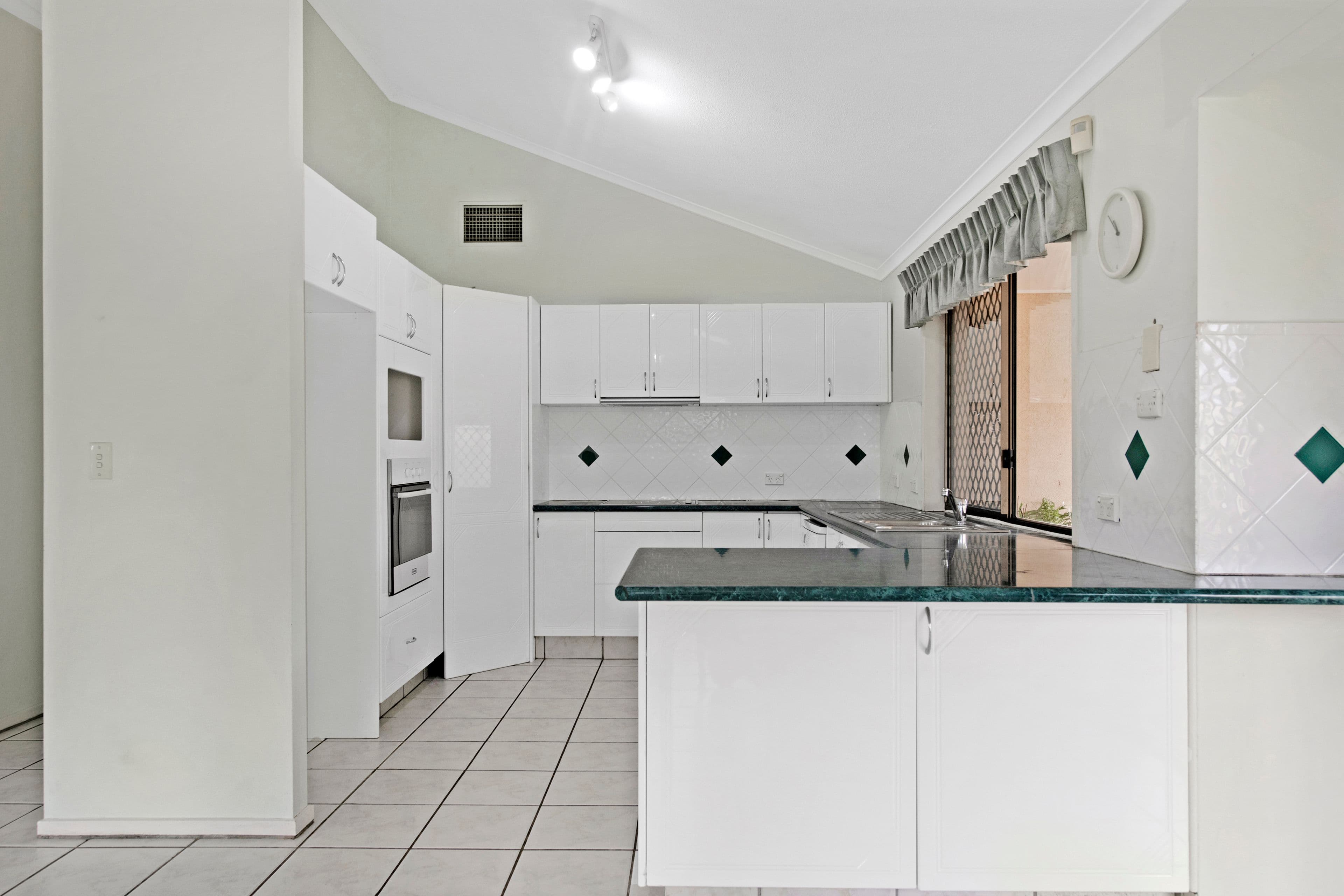 1 Portobello Drive, Mermaid Waters QLD 4218, Mermaid Waters - Thumbnail 6
