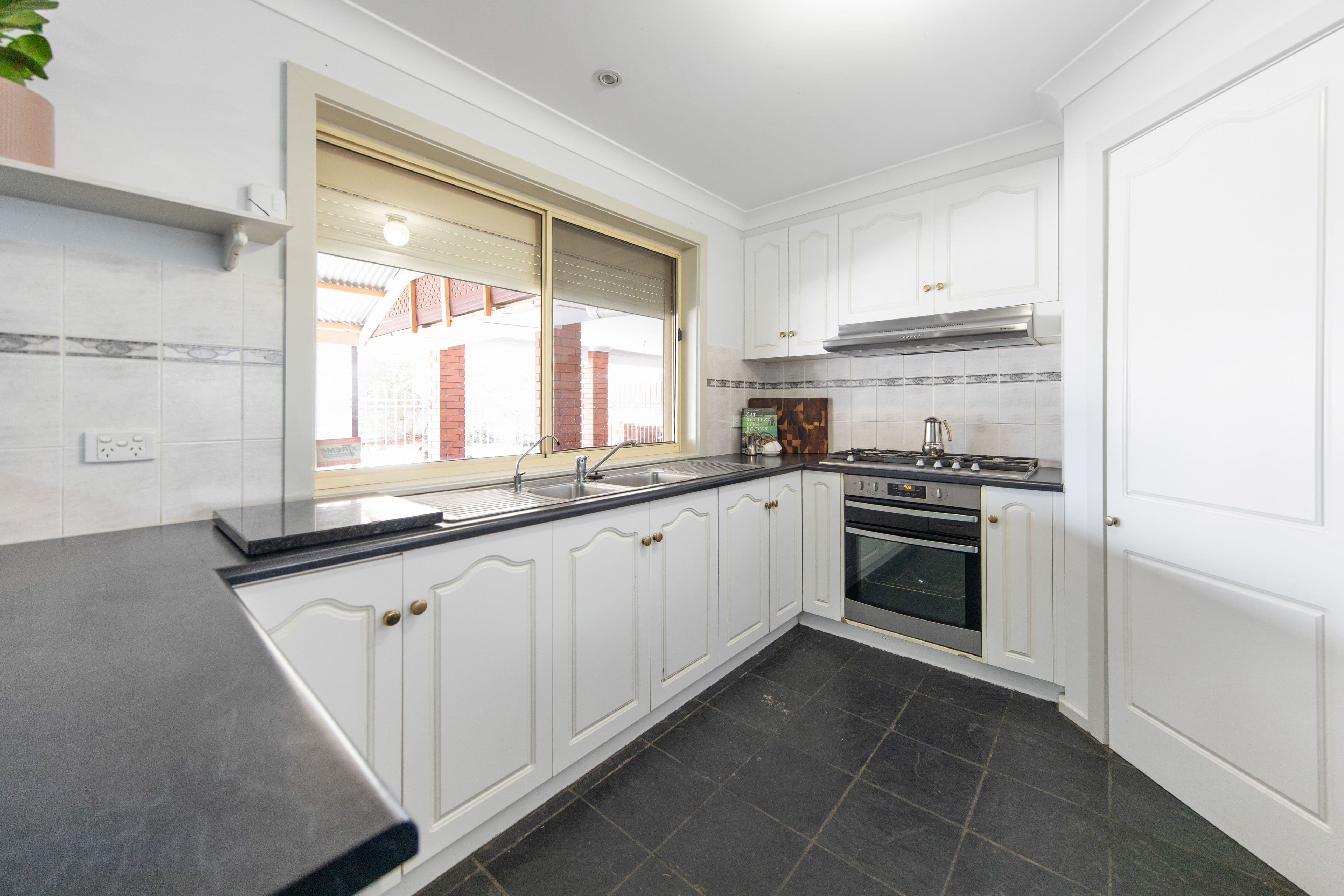 10 Huon Road, Angle Vale SA 5117, Angle Vale - Thumbnail 3