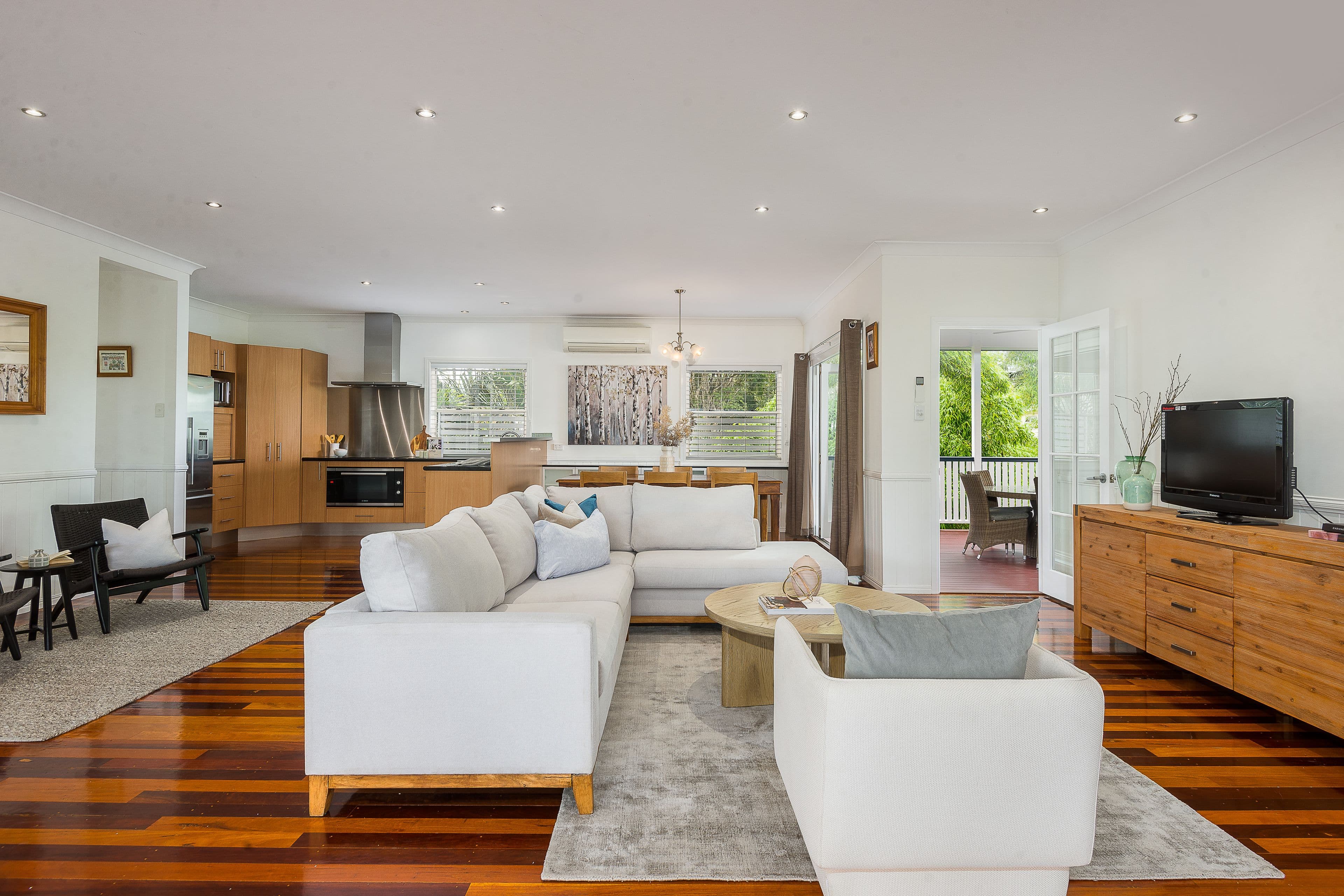 4 Uhlmann Street, Hawthorne QLD 4171, Hawthorne - Thumbnail 2