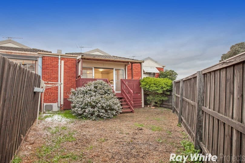 13 Fyfe Street, Reservoir VIC 3073, Reservoir - Thumbnail 7