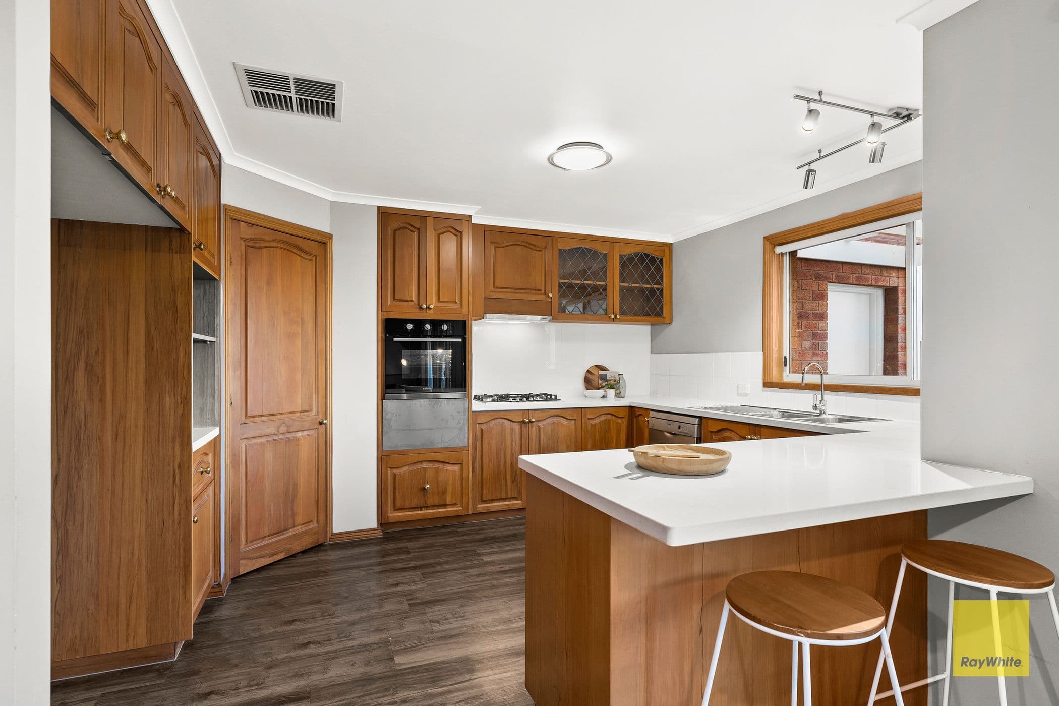 8 Binbrook Court, Highton VIC 3216, Highton - Thumbnail 2