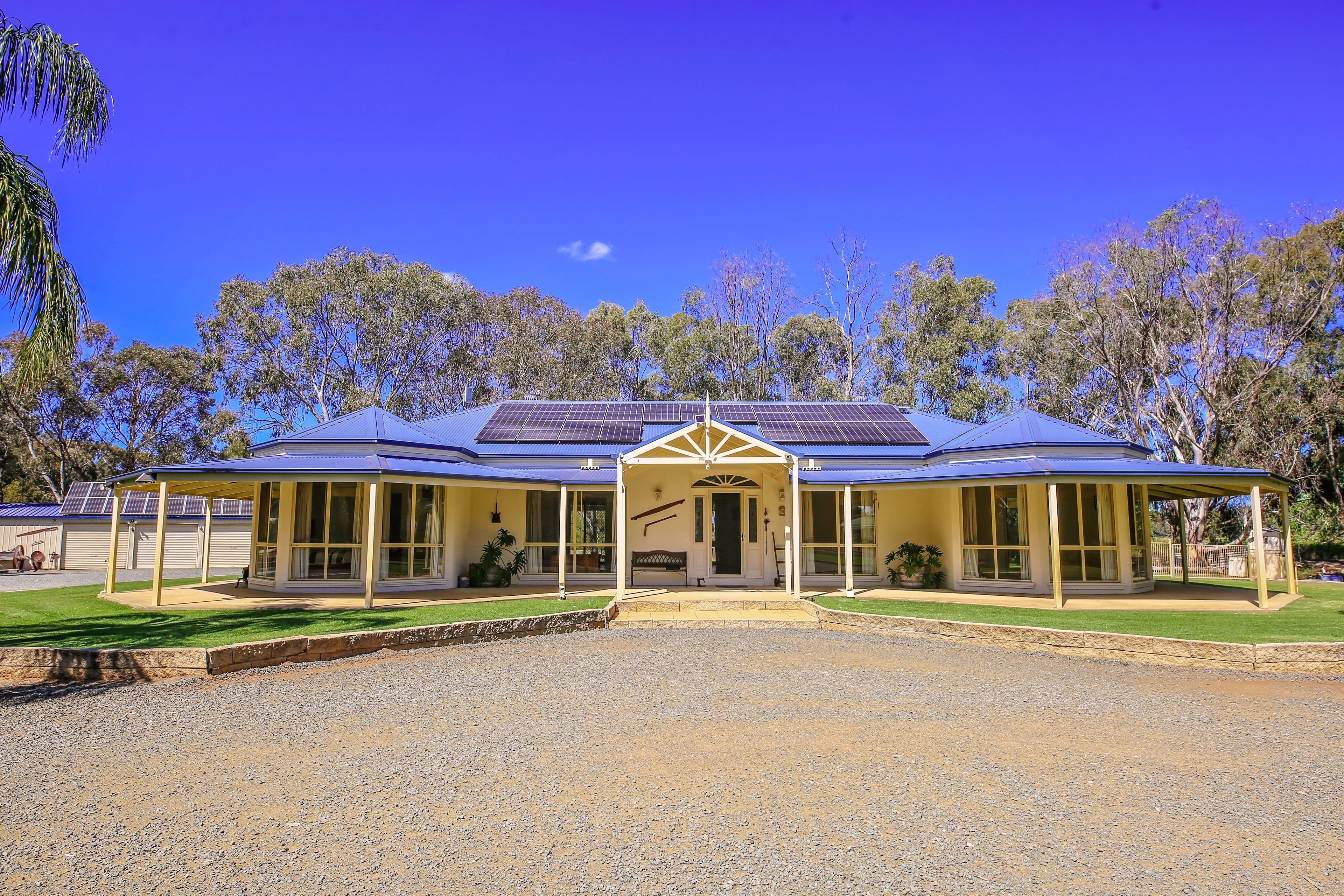 10 Billabong Place, Deniliquin NSW 2710, Deniliquin - Thumbnail 2