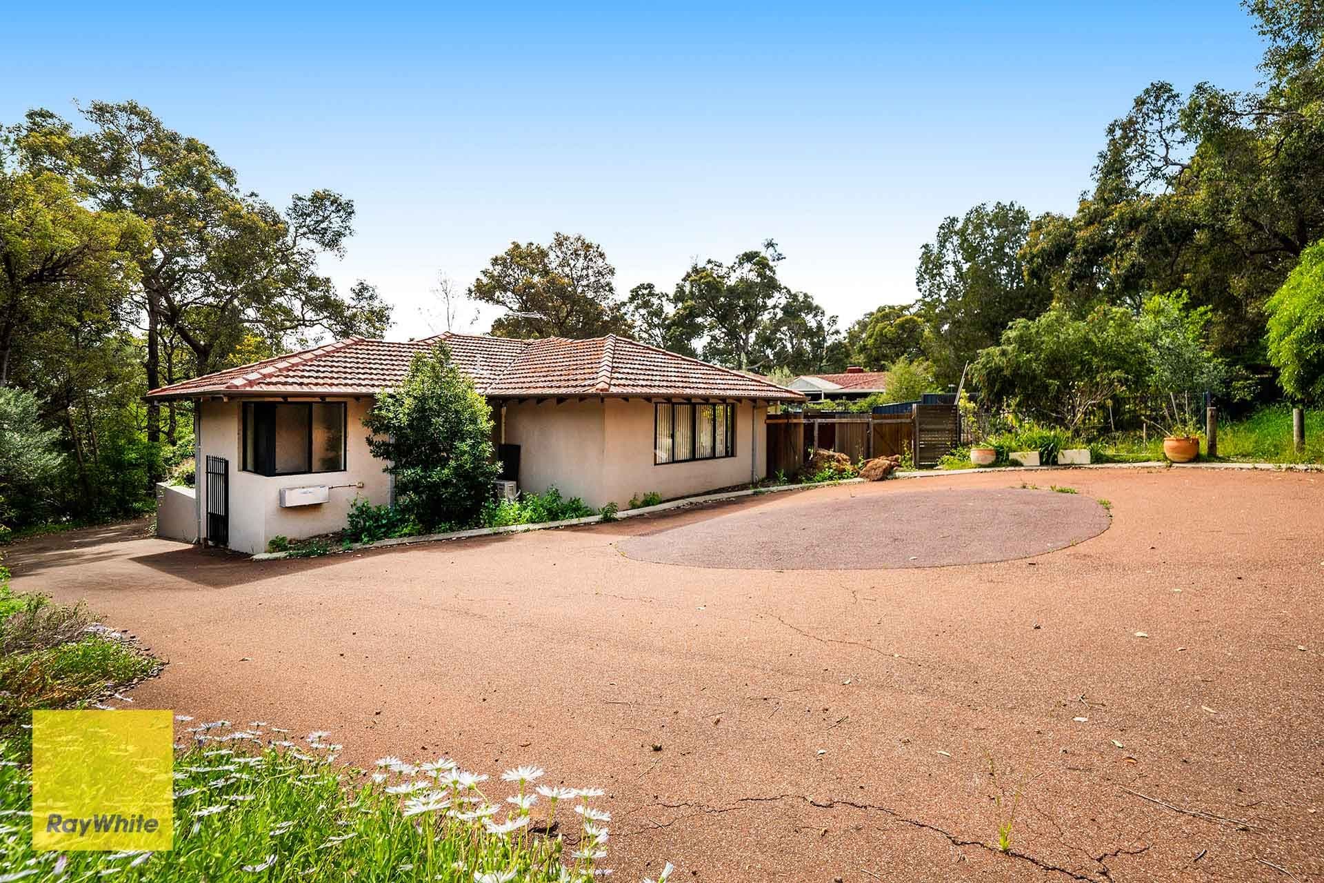 7 Tregenna Place, Gooseberry Hill WA 6076, Gooseberry Hill - Thumbnail 2