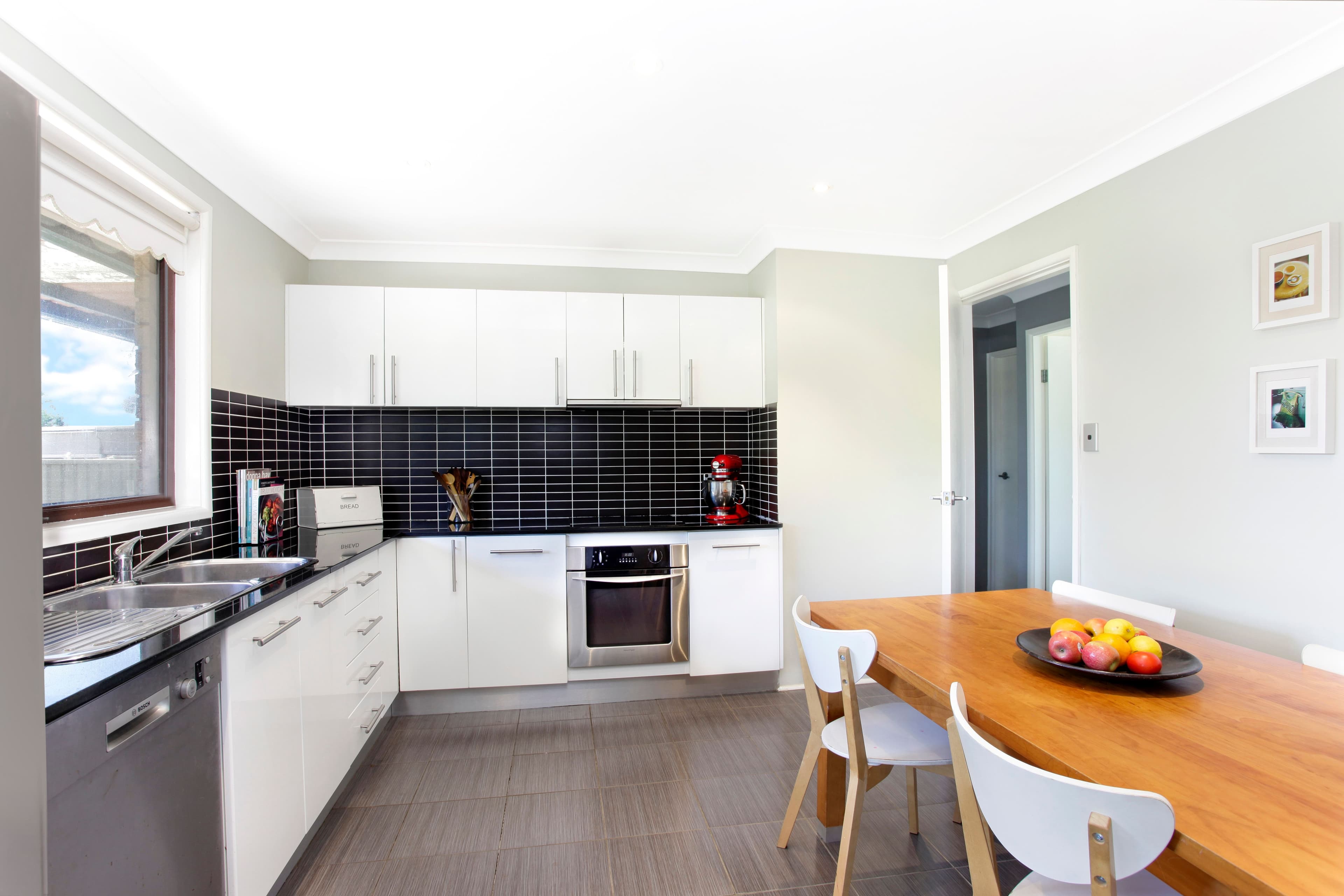 26 Comberford Close, Prairiewood - Thumbnail 5
