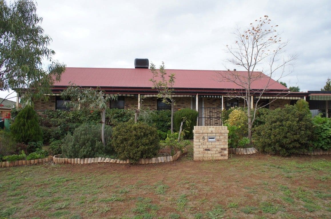 9 Adams Avenue, CONDOBOLIN NSW 2877, Condobolin - Image 1
