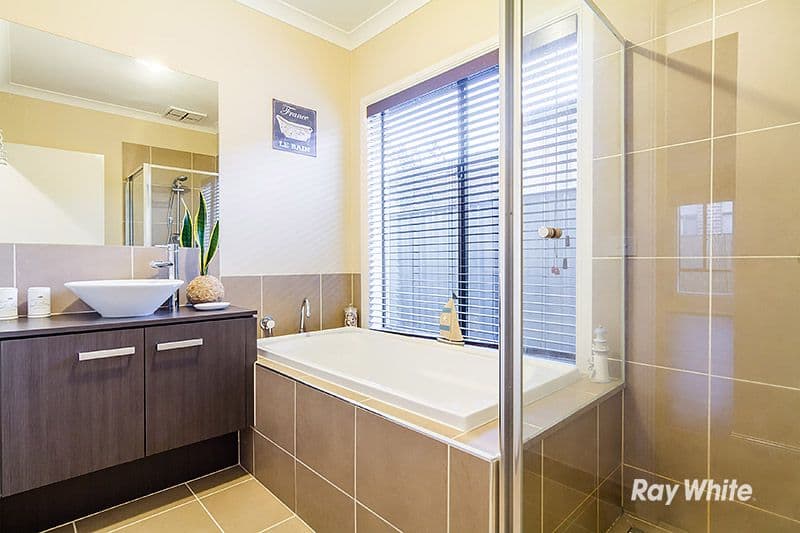 6 Tawleed Grove, Clyde North VIC 3978, Clyde North - Thumbnail 6