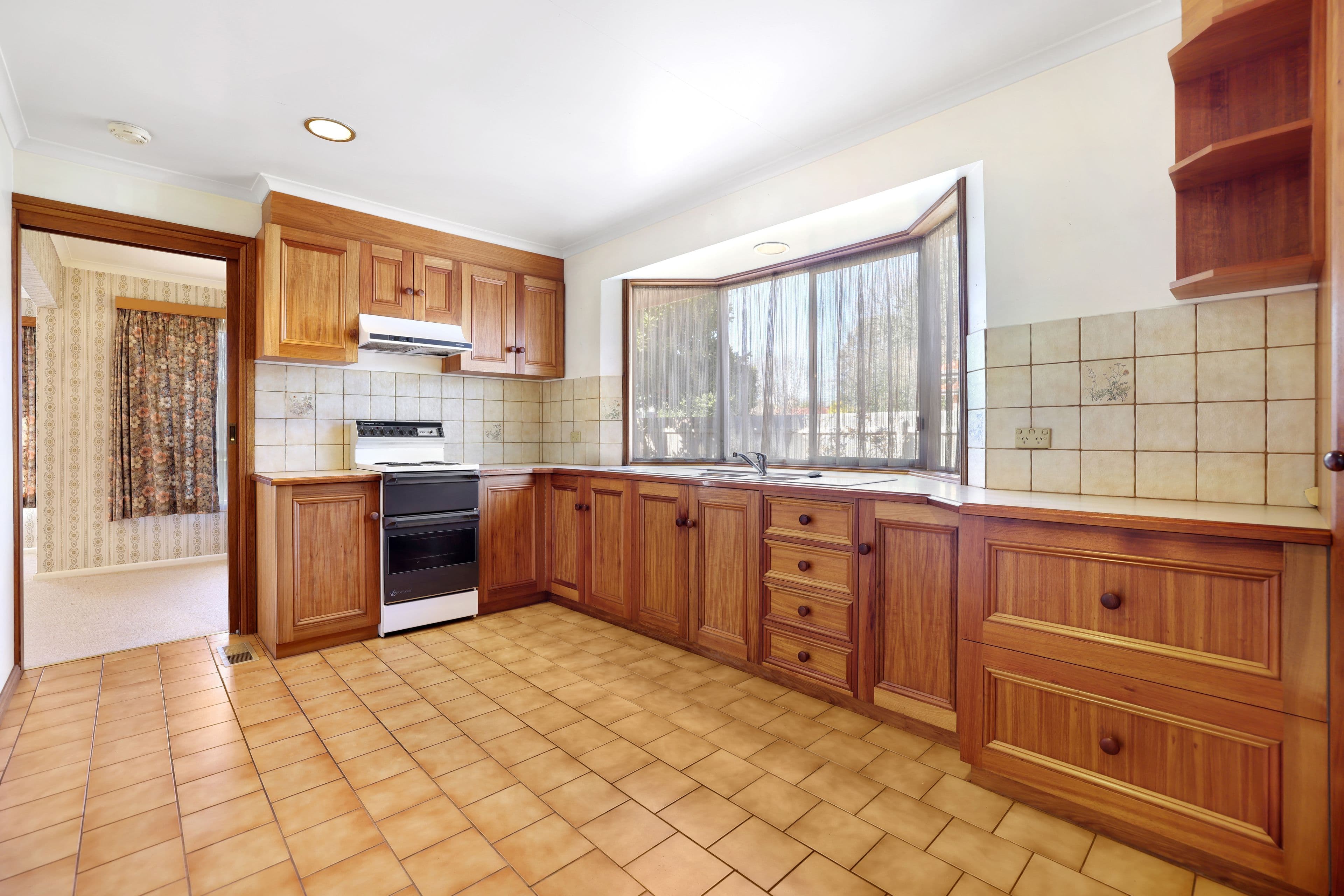 32 Pine Road, Bayswater VIC 3153, Bayswater - Thumbnail 4