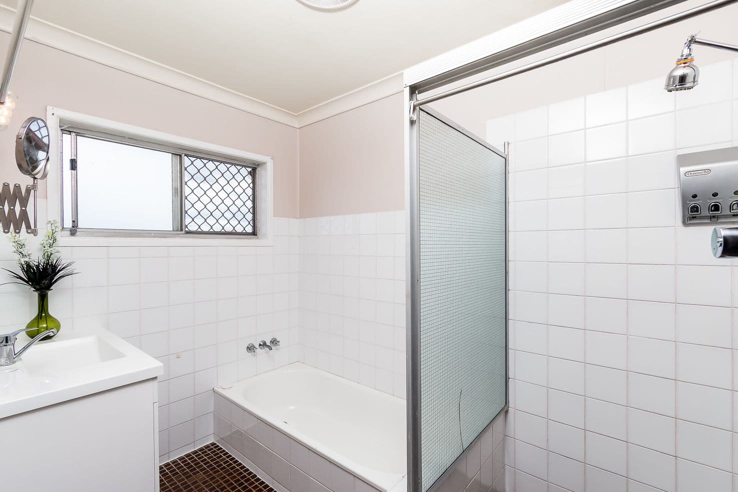 115 Broadwater Road, Mount Gravatt East QLD 4122, Upper Mount Gravatt - Thumbnail 5