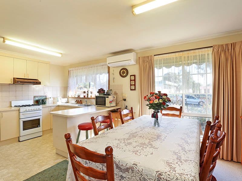 2 Jenolan Avenue, Grovedale VIC 3216, Grovedale - Thumbnail 3