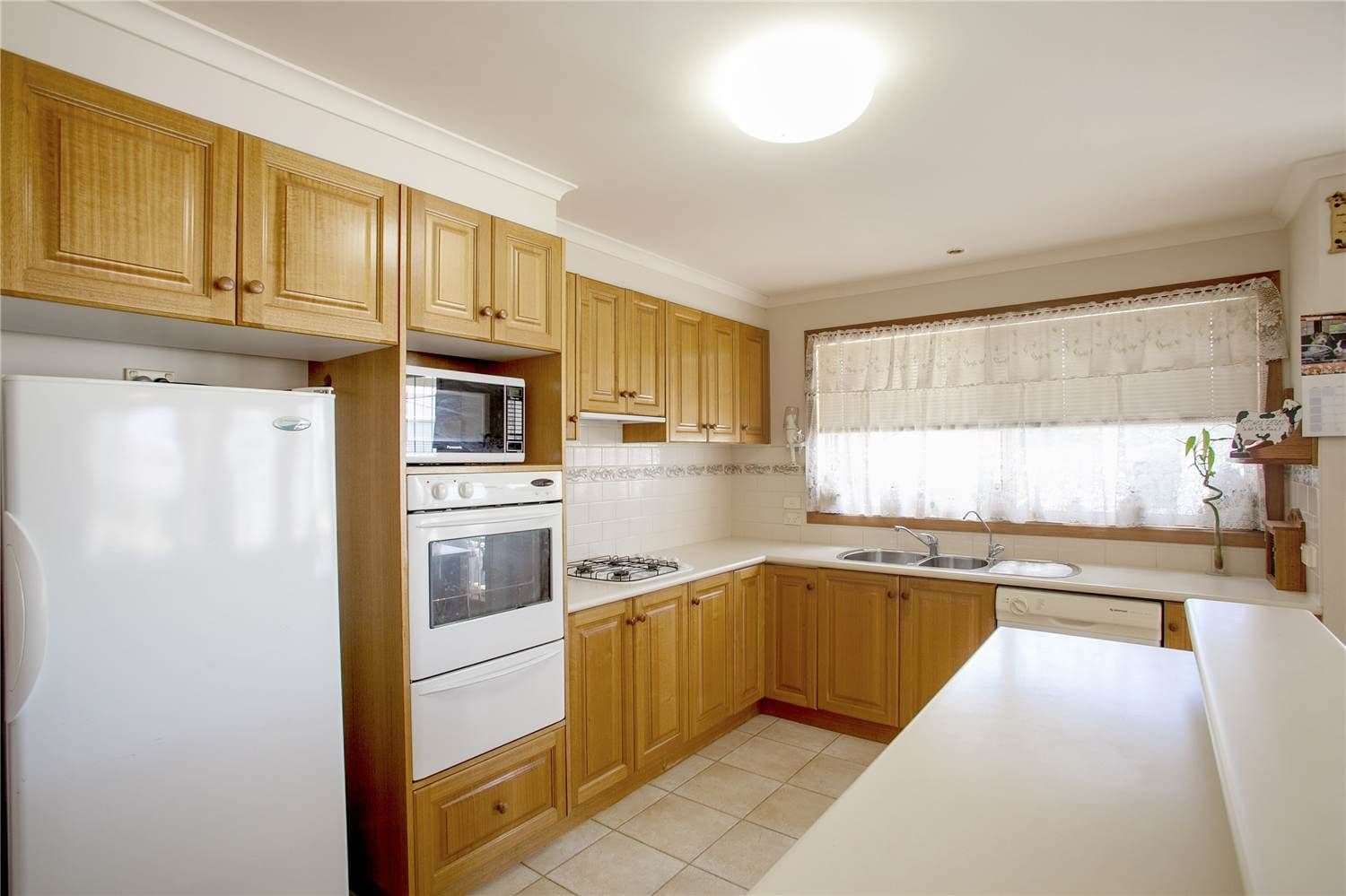 60 Canterbury Road East, LARA VIC 3212, Lara - Thumbnail 3