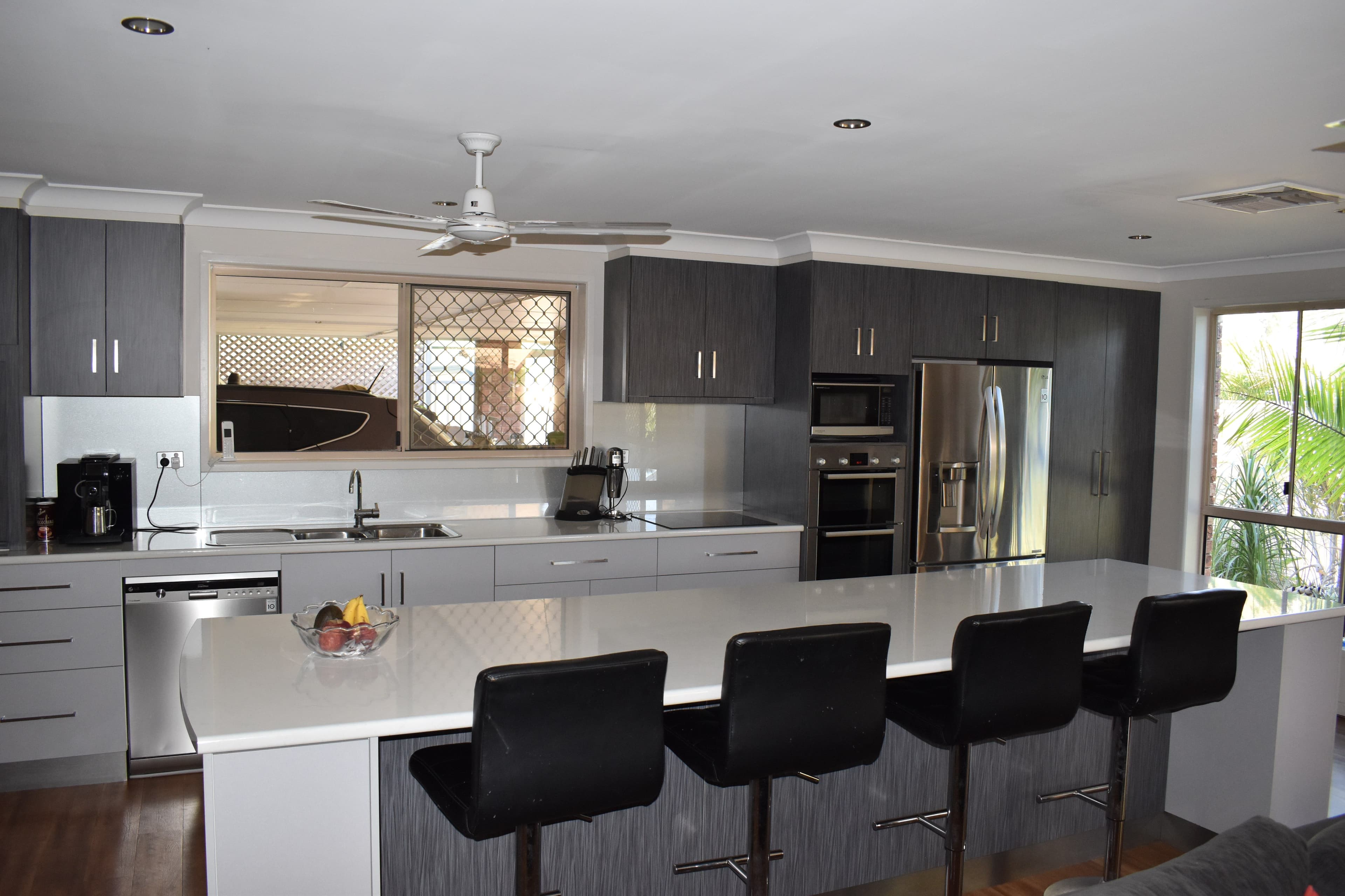 33 Campbell Street, Emerald QLD 4720, Emerald - Thumbnail 3