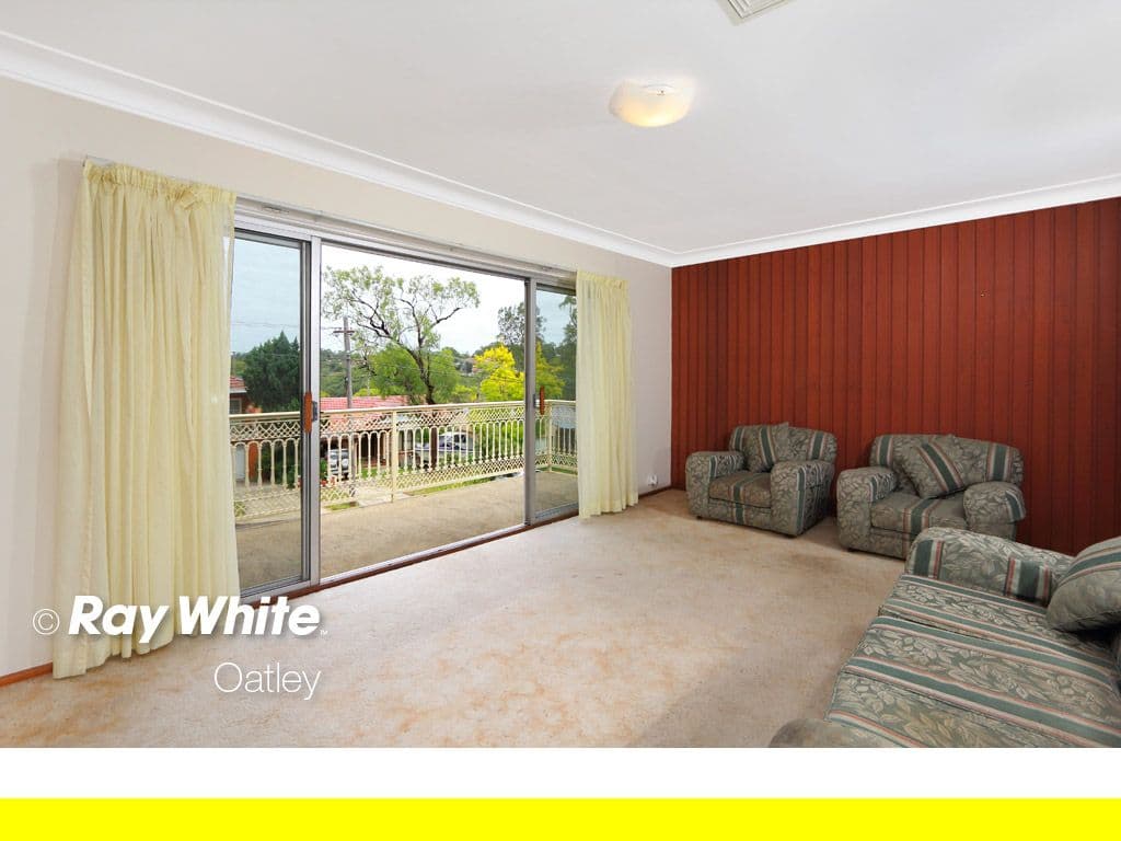 31 Jindabyne Crescent, Peakhurst Heights NSW 2210, Peakhurst Heights - Thumbnail 4