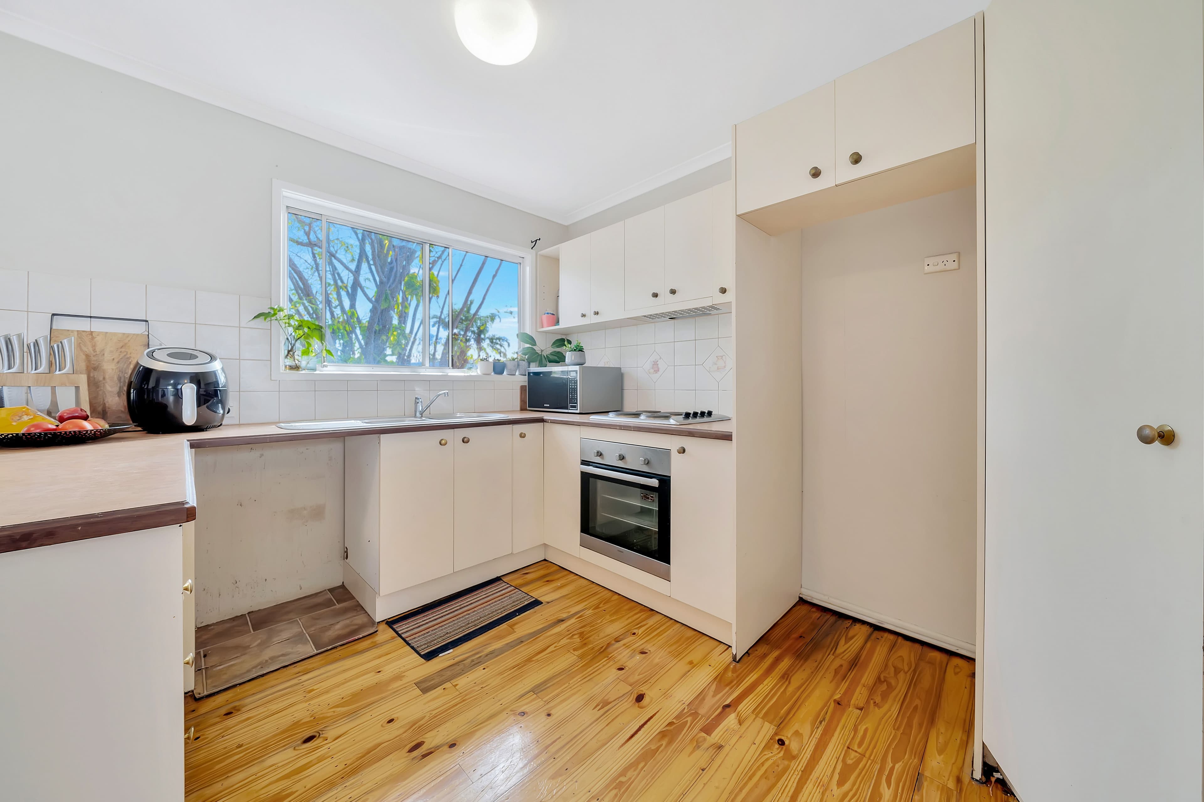 8 Hannam Street, Woodridge QLD 4114, Woodridge - Thumbnail 3