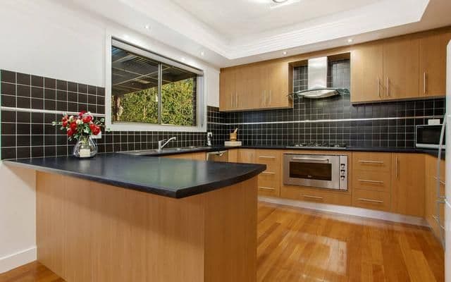 14 Abbington Crescent, Caroline Springs VIC 3023, Caroline Springs - Thumbnail 2