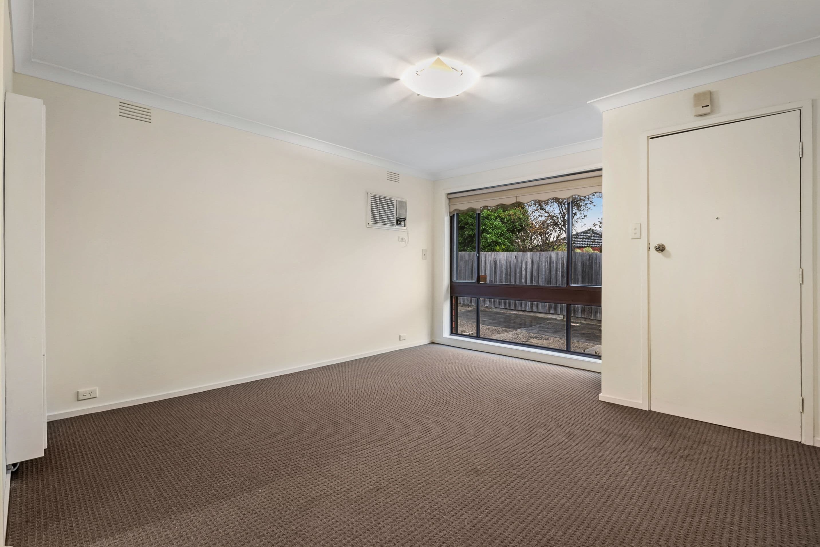 18 Duffy Street, Reservoir VIC 3073, Reservoir - Thumbnail 2