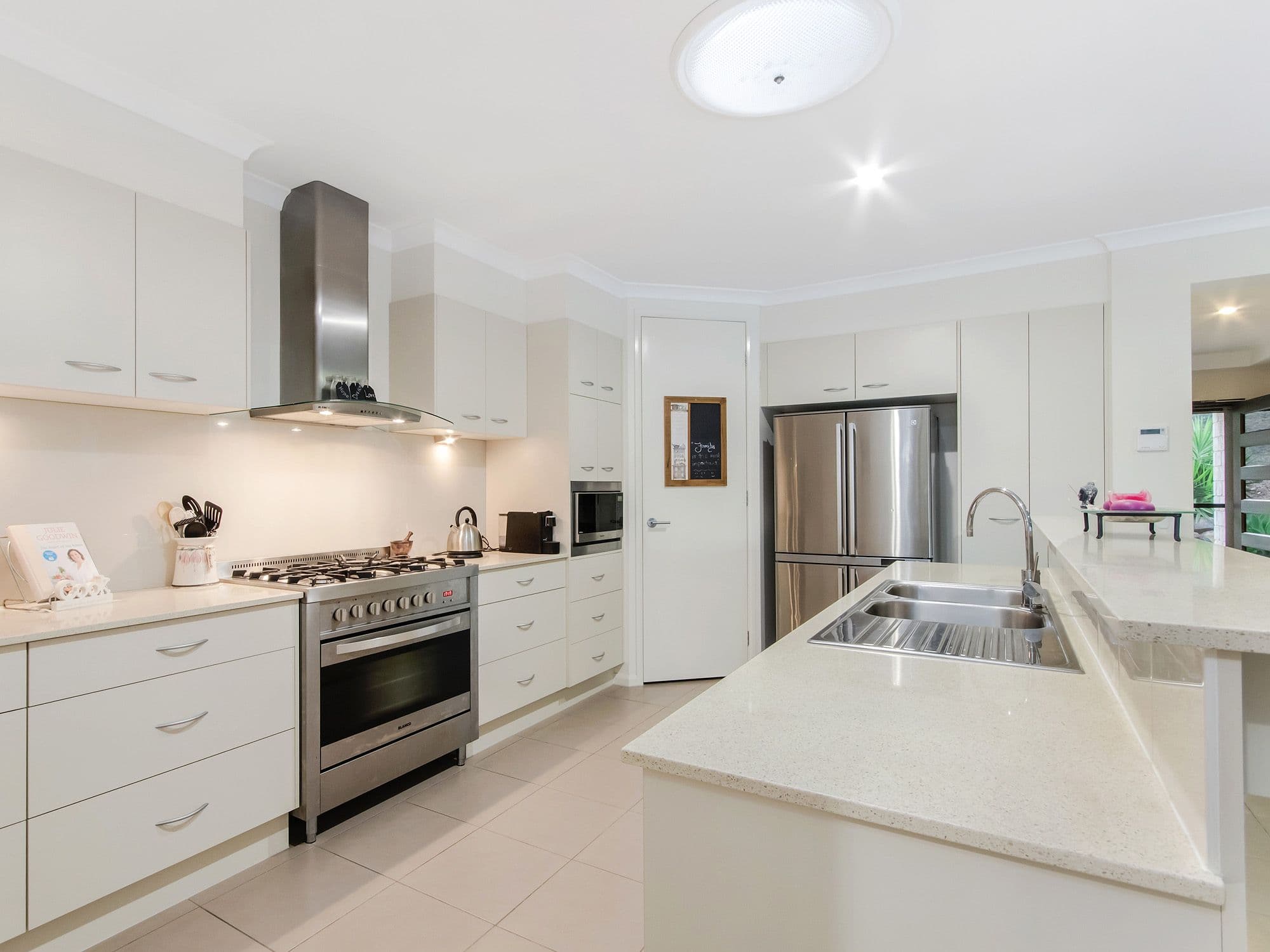 16 Woodland Avenue, Mount Nathan QLD 4211, Mount Nathan - Thumbnail 5