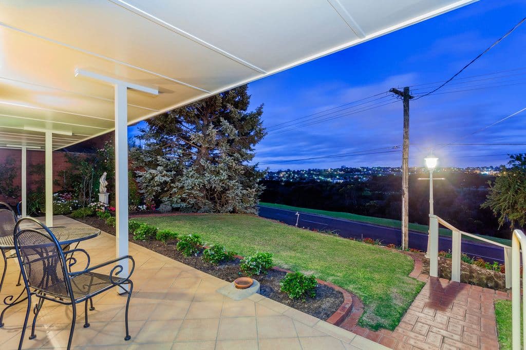 30 Barwon Boulevard, HIGHTON VIC 3216, Highton - Thumbnail 2