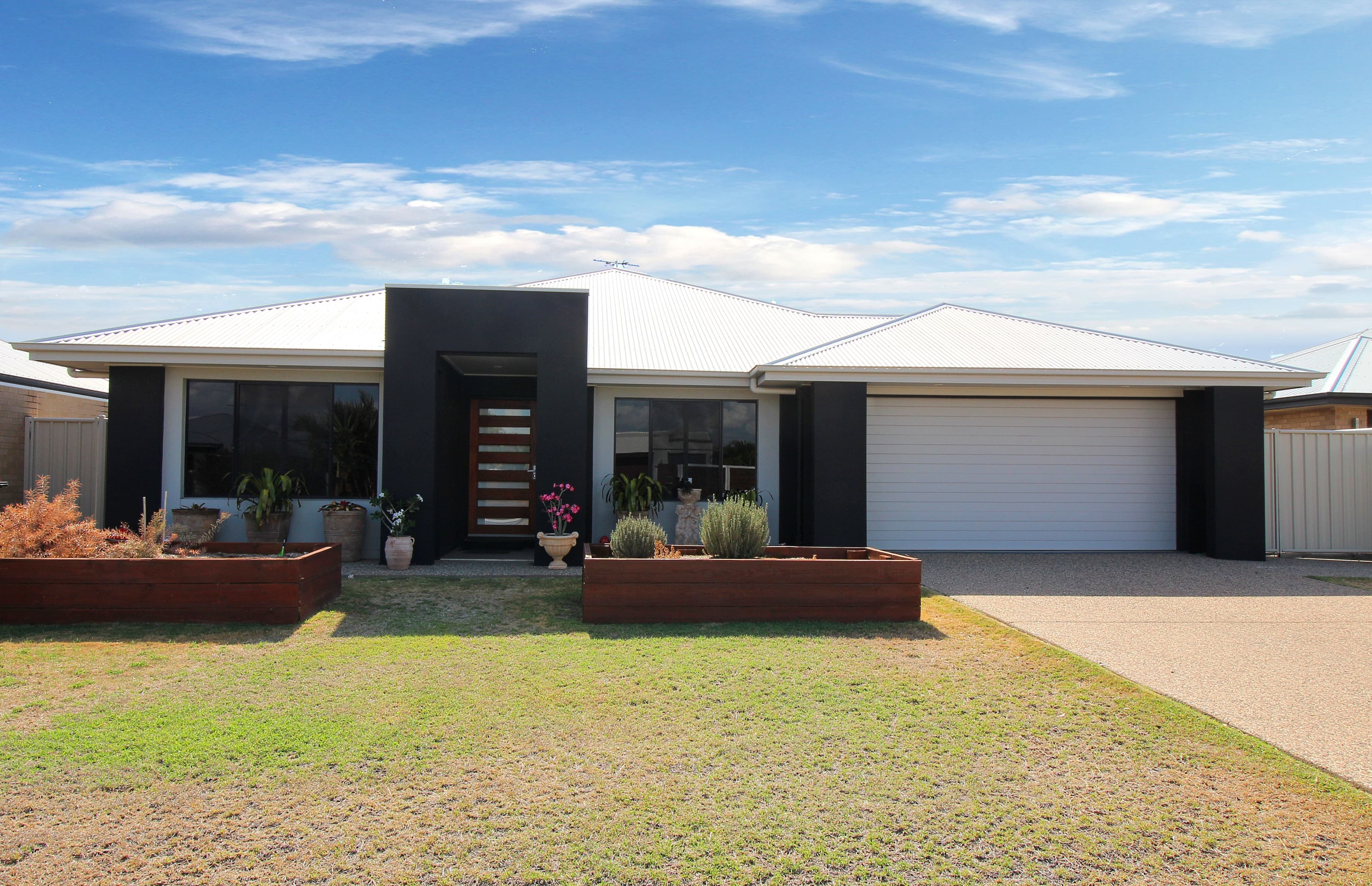9 Desgrand Street, Emerald QLD 4720, Emerald - Image 1