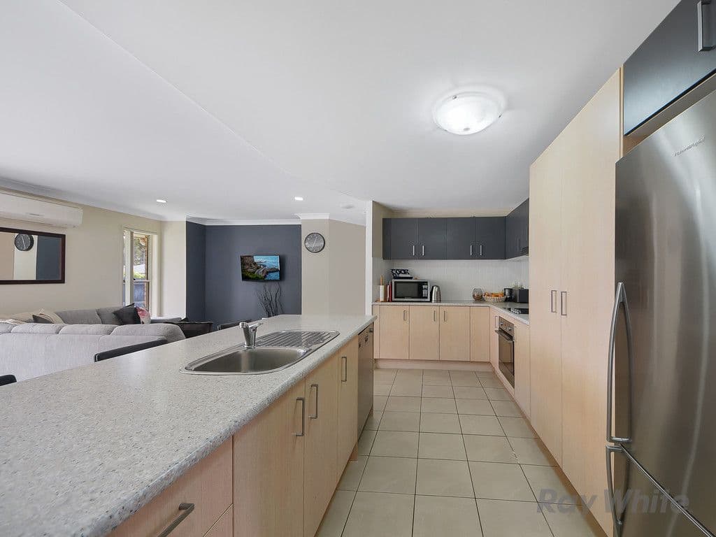 12 Fabian Place, Bracken Ridge QLD 4017, Bracken Ridge - Thumbnail 5
