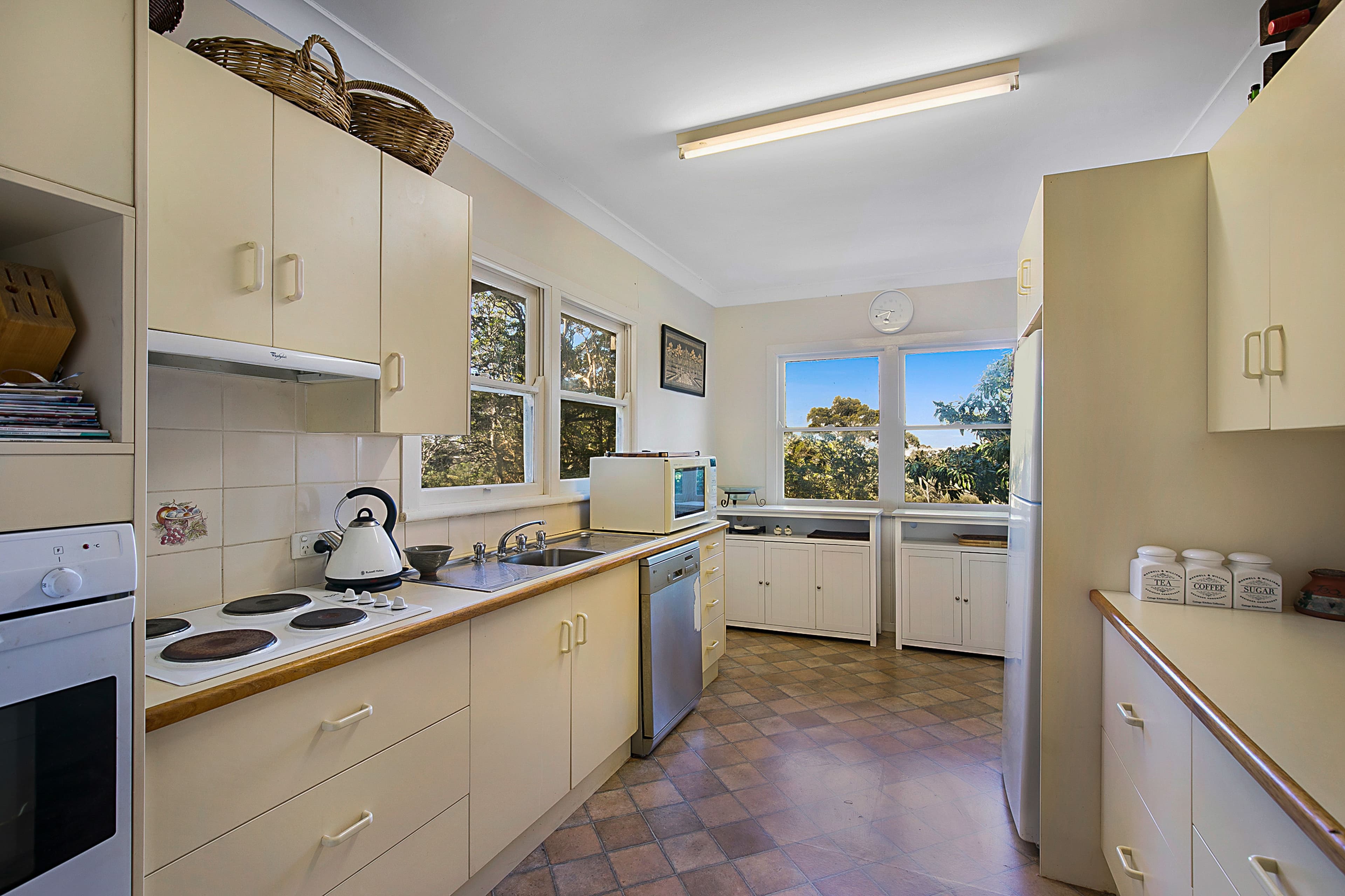 13 Jellicoe Street, Mount Lofty QLD 4350, Mount Lofty - Thumbnail 6