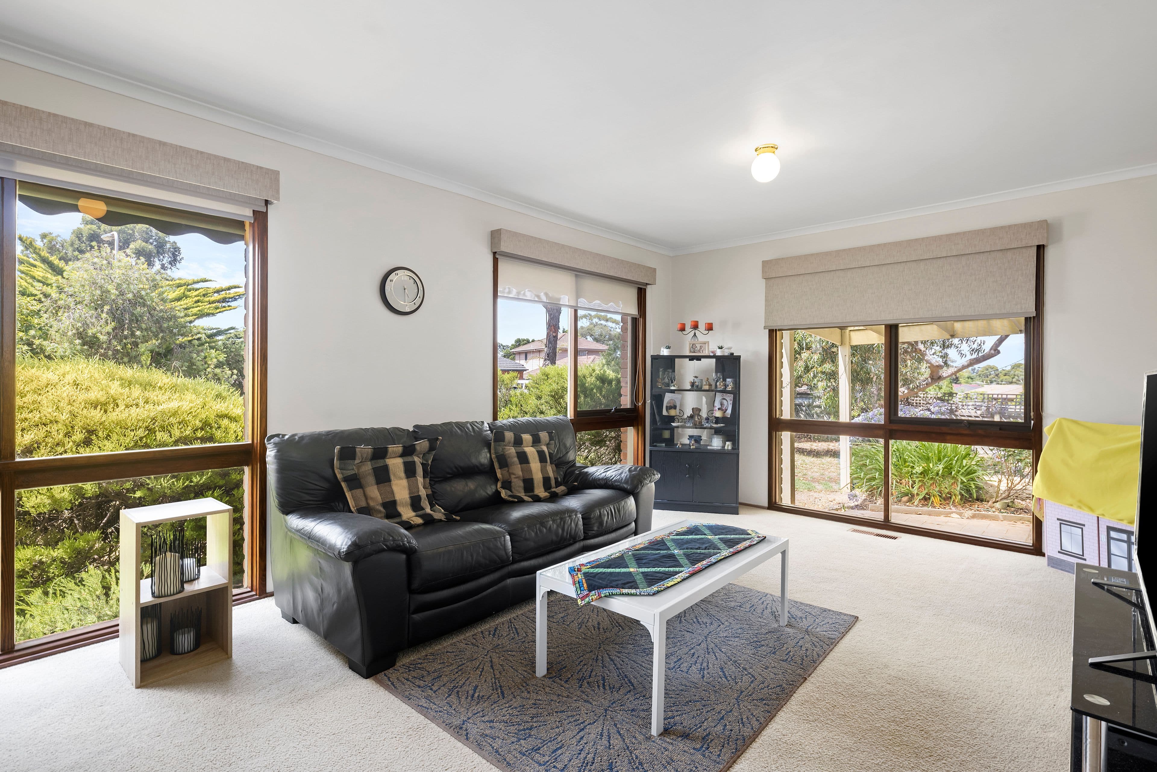 1 Harvard Court, Sunbury VIC 3429, Sunbury - Thumbnail 2