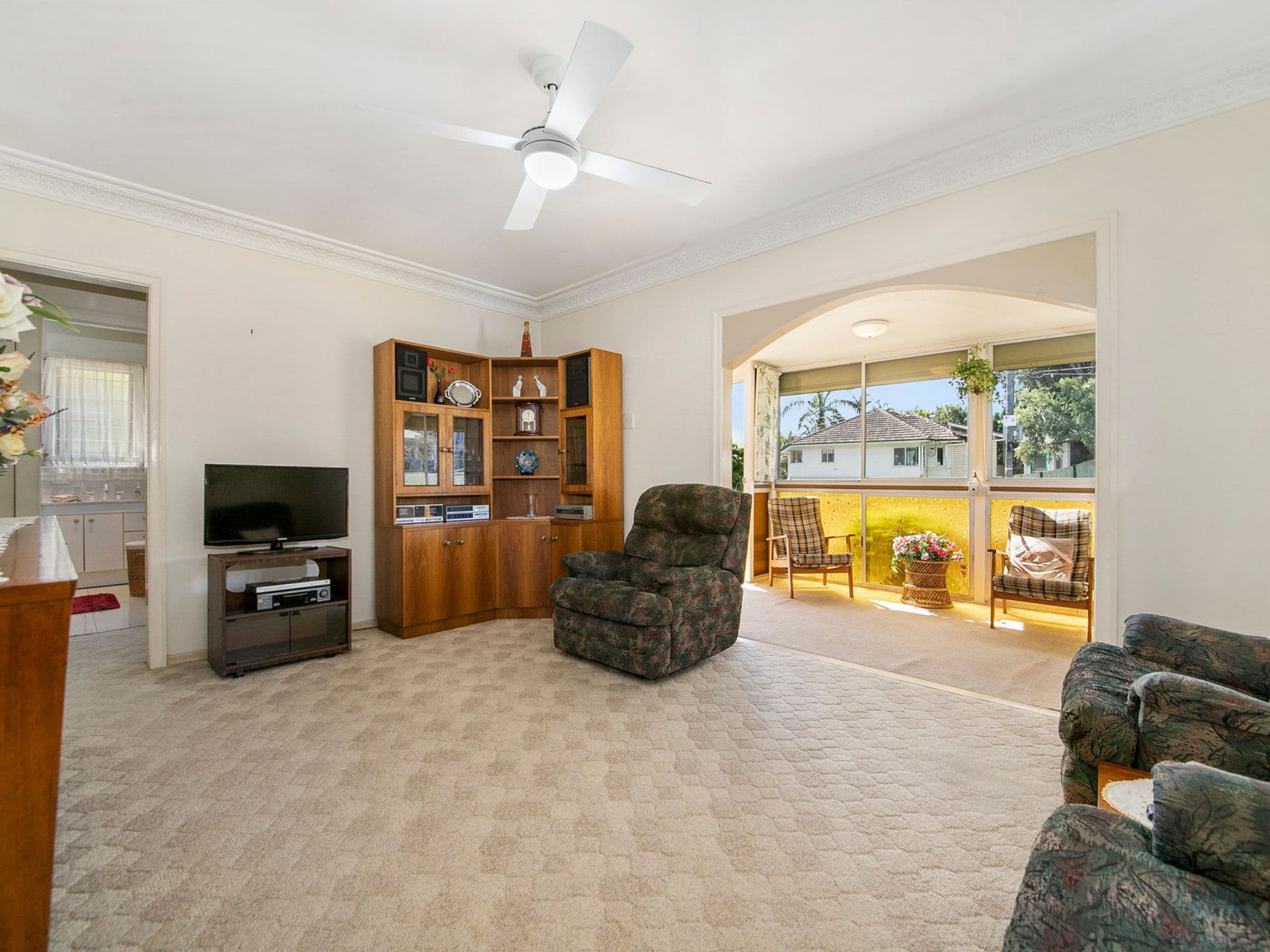 74 Marshall Road, Holland Park West QLD 4121, Holland Park West - Thumbnail 2