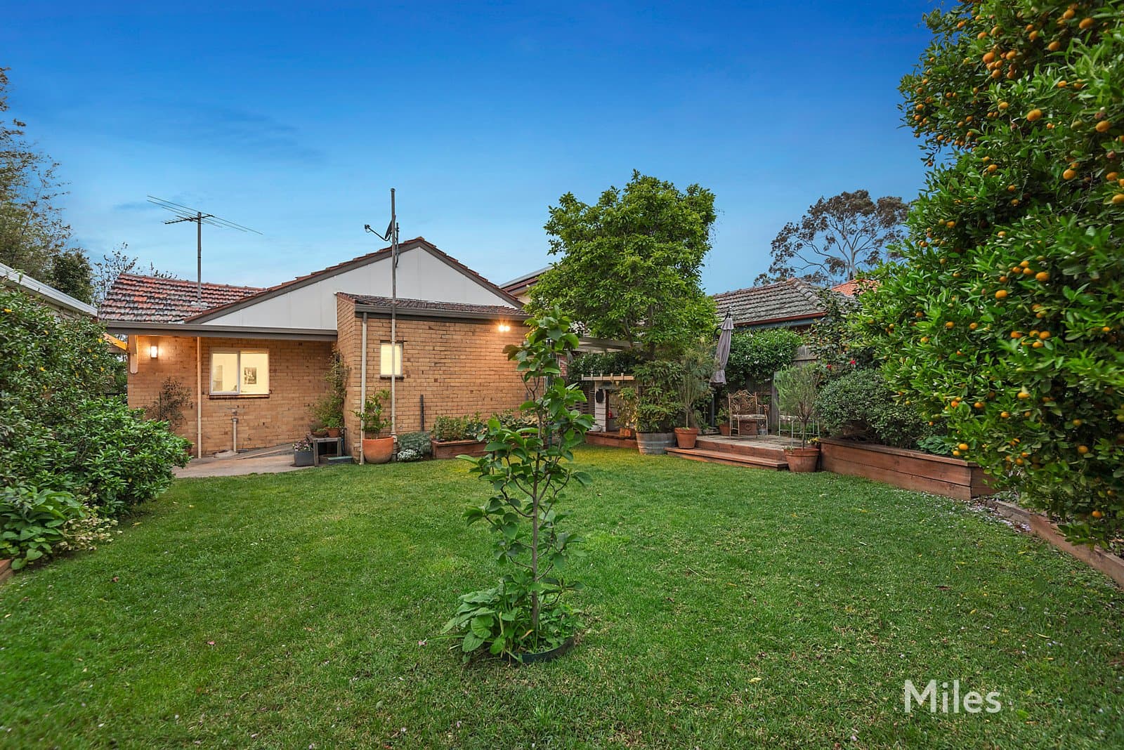 35 Mountain View Parade, Rosanna, Rosanna - Thumbnail 2