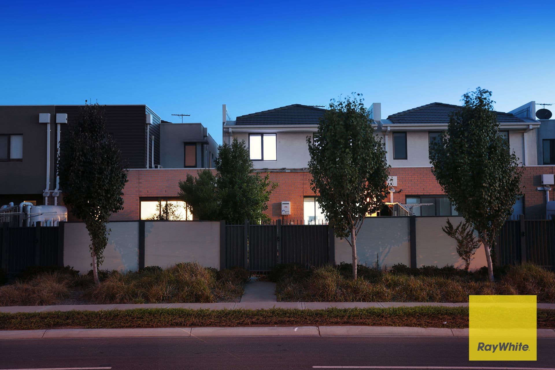 11 Chapel Street, Point Cook VIC 3030, Point Cook - Thumbnail 3