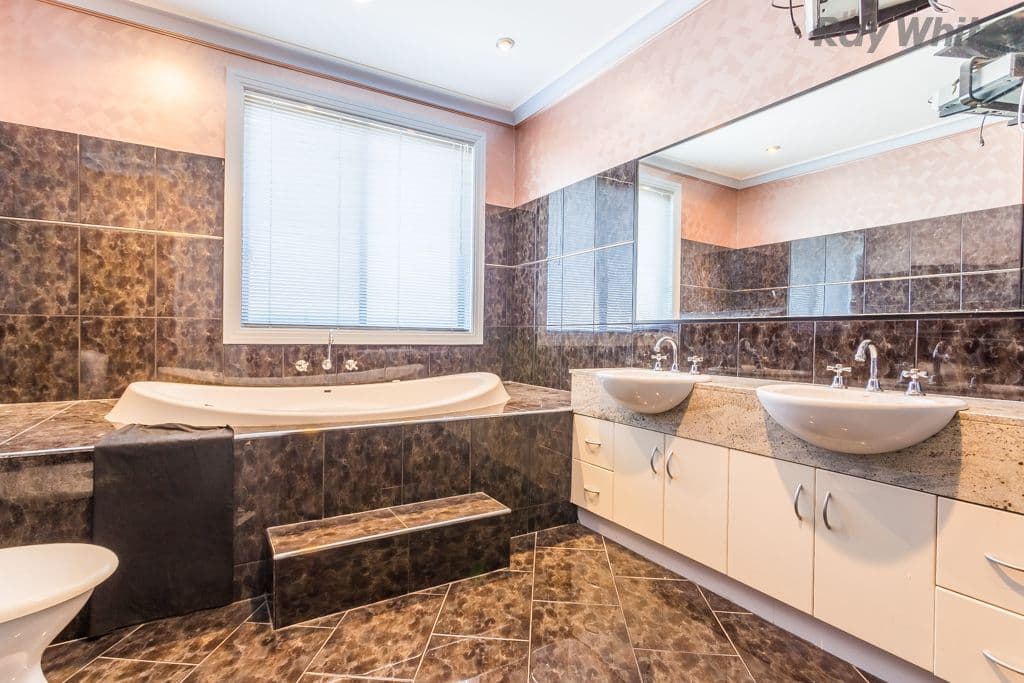 23 Sovereign Way, Hillside VIC 3037, Hillside - Thumbnail 7