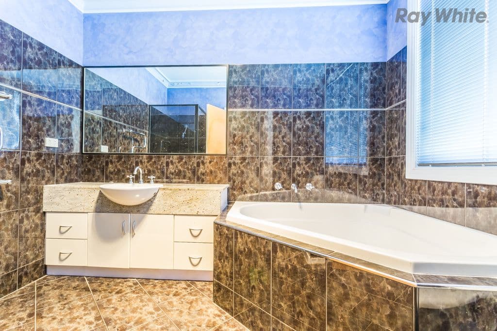 23 Sovereign Way, Hillside VIC 3037, Hillside - Thumbnail 8