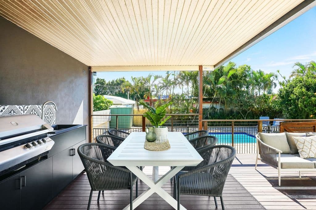 35 Coogeen Street, Sorrento QLD 4217, Sorrento - Thumbnail 3