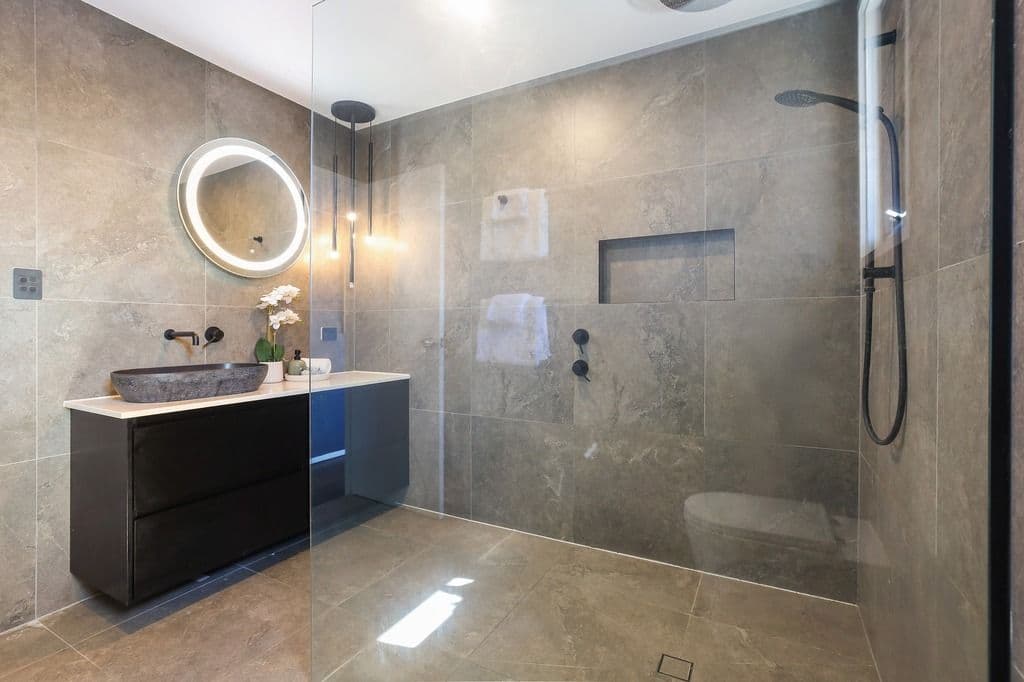 35 Coogeen Street, Sorrento QLD 4217, Sorrento - Thumbnail 8