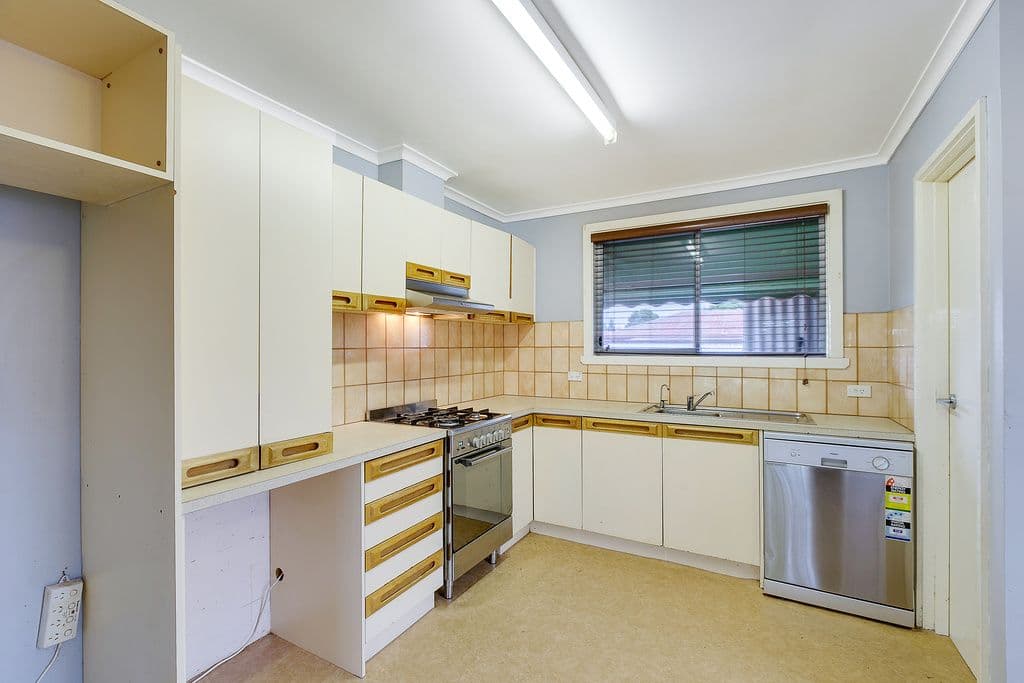 53 Huskisson Avenue, Lalor VIC 3075, Lalor - Thumbnail 2