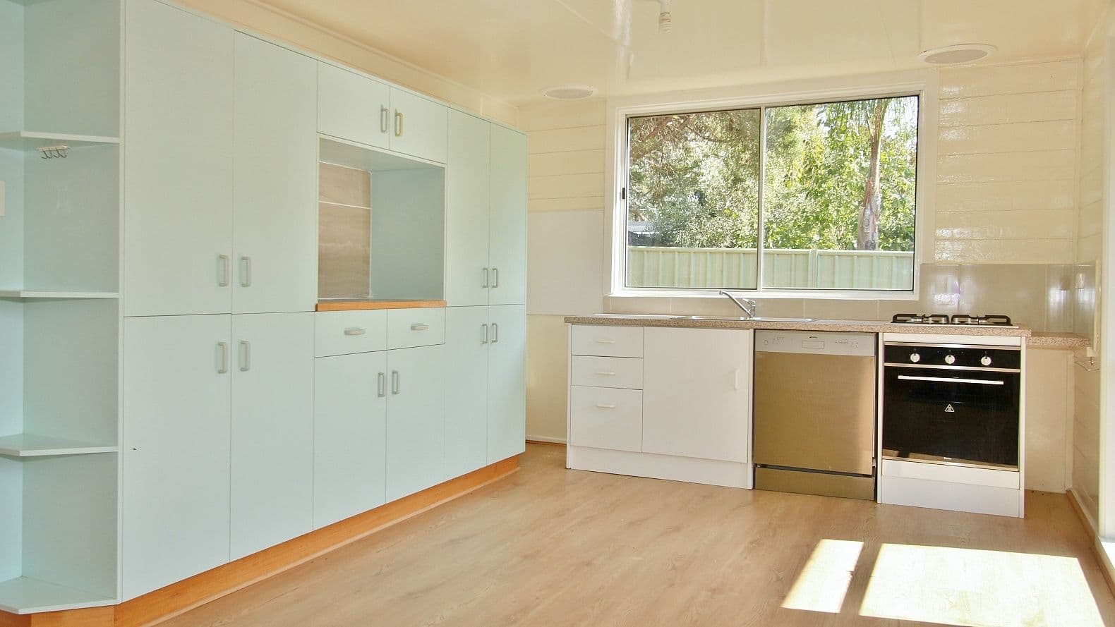 4 Camp Street, Heathcote VIC 3523, Heathcote - Thumbnail 2