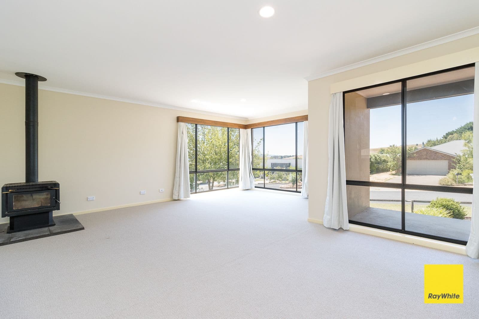 32 Hyland Drive, Bungendore NSW 2621, Bungendore - Thumbnail 2