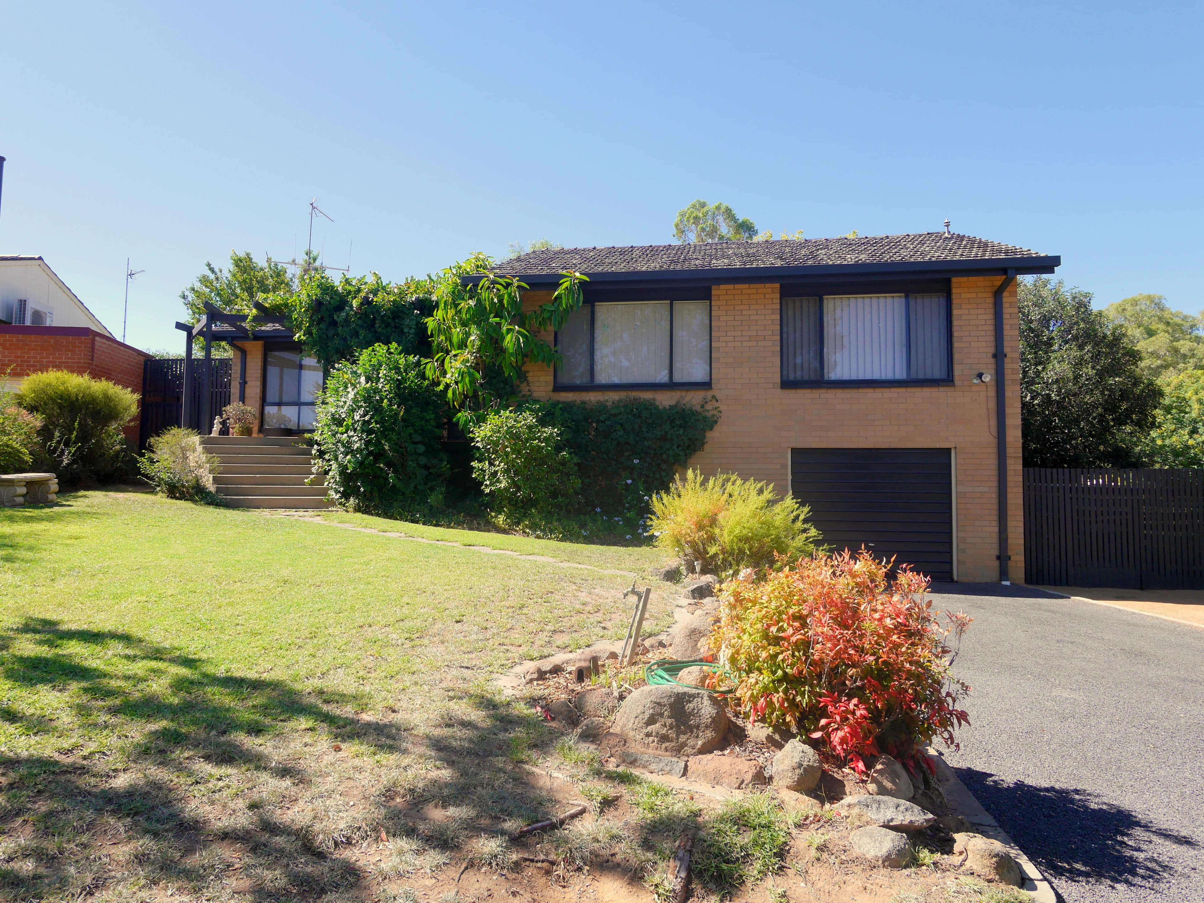 42 Wollowra Street, Cowra - Image 1