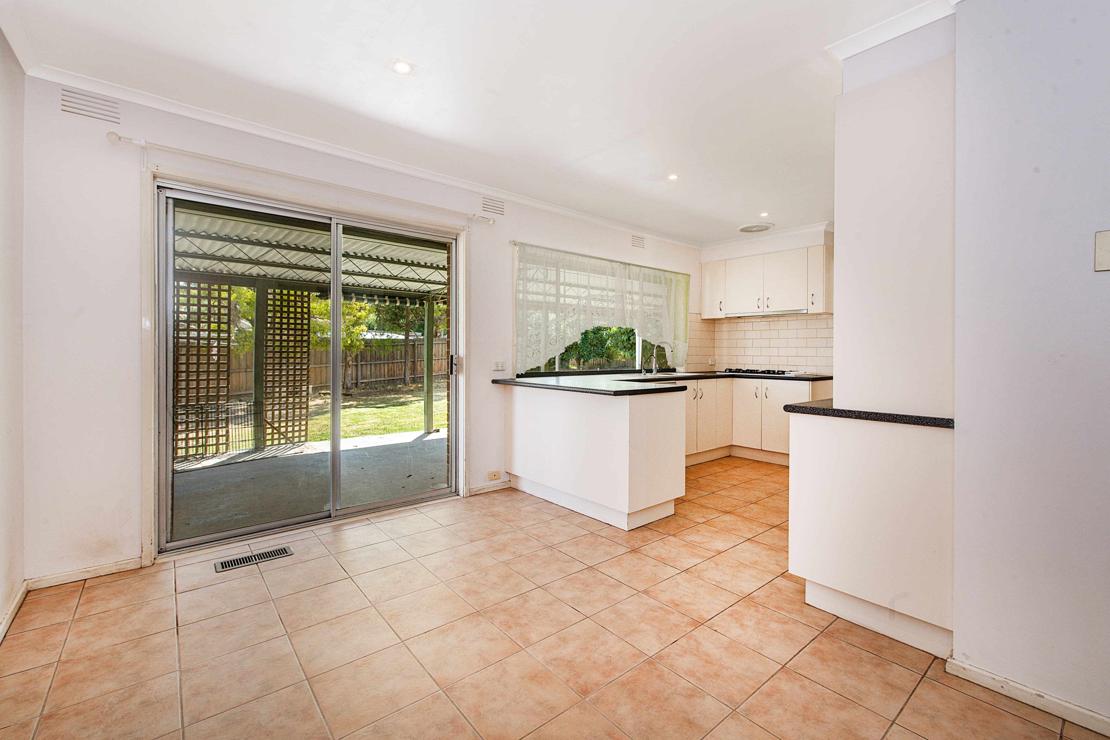 12 Dobson Street, Ferntree Gully VIC 3156, Ferntree Gully - Thumbnail 5