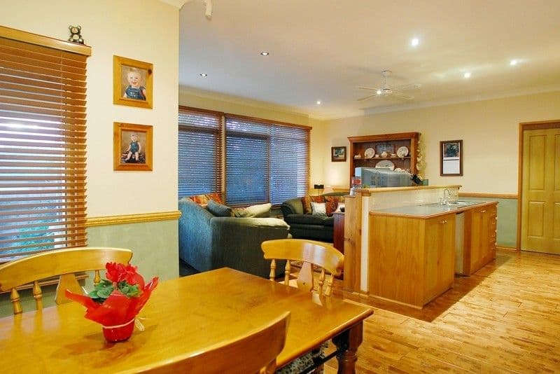 1 Basano Retreat, BERWICK VIC 3806, Berwick - Thumbnail 2
