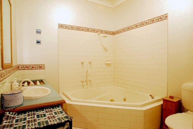 1 Basano Retreat, BERWICK VIC 3806, Berwick - Thumbnail 6