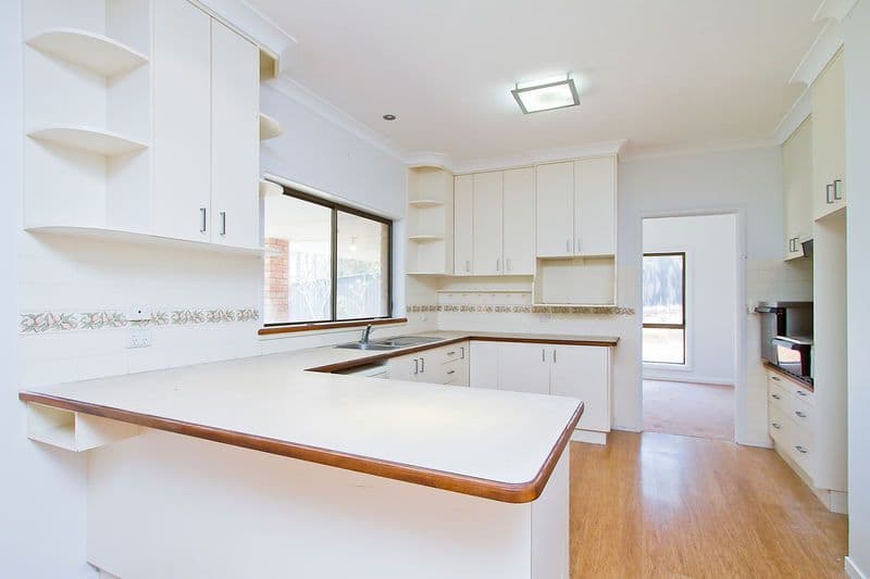 16 Umpara Crescent, MUDGEERABA QLD 4213, Mudgeeraba - Thumbnail 2