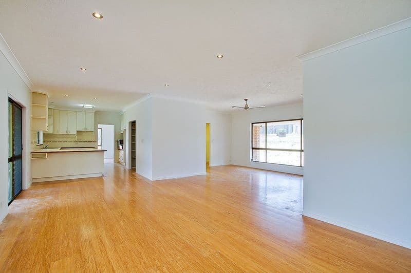 16 Umpara Crescent, MUDGEERABA QLD 4213, Mudgeeraba - Thumbnail 4