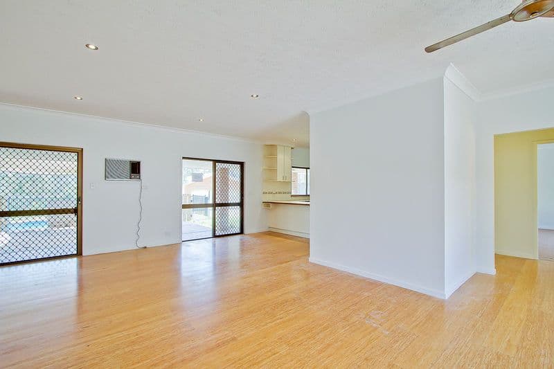 16 Umpara Crescent, MUDGEERABA QLD 4213, Mudgeeraba - Thumbnail 7