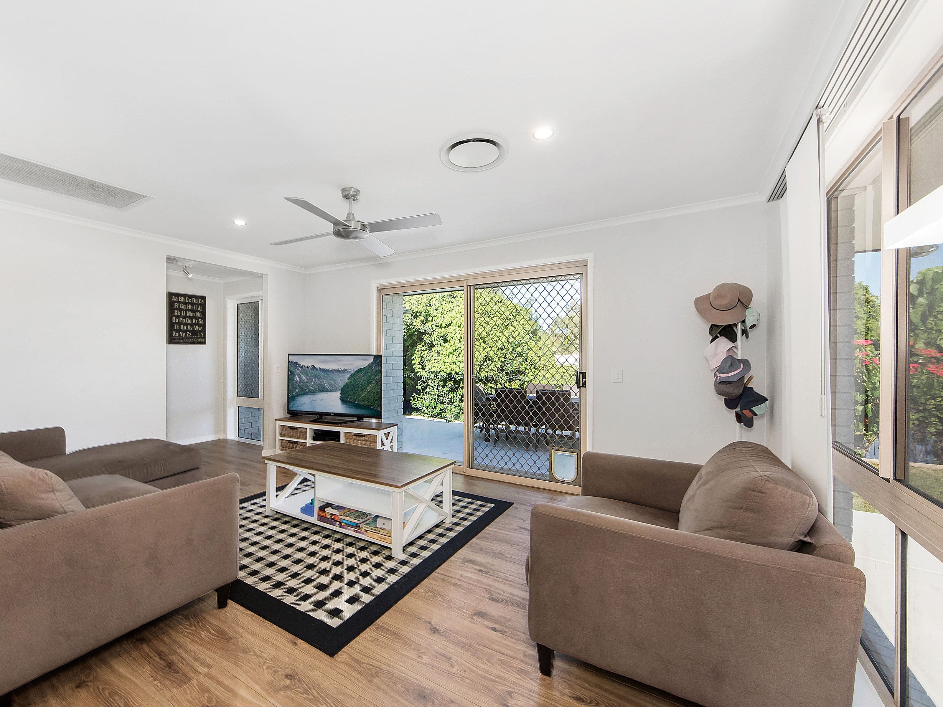 3 Laura Court, Box Hill North, Box Hill North - Thumbnail 2